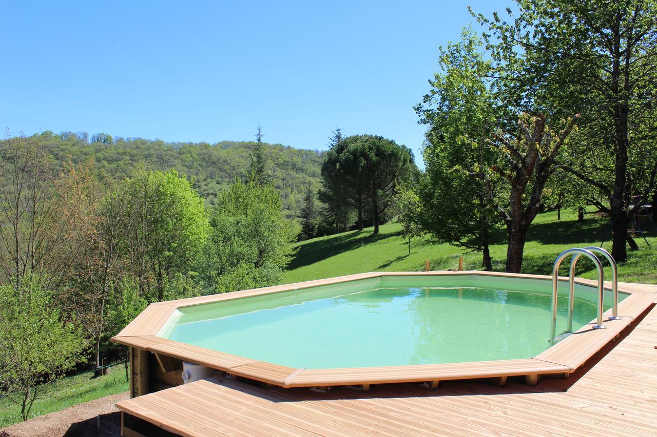 A La Croisee Des Vallees Bed & Breakfast Figeac Exterior photo