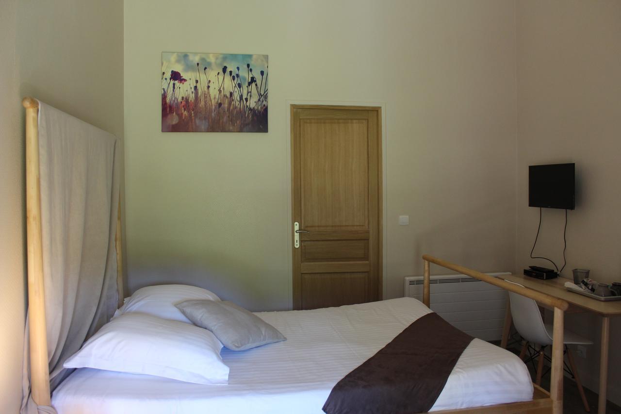 A La Croisee Des Vallees Bed & Breakfast Figeac Exterior photo