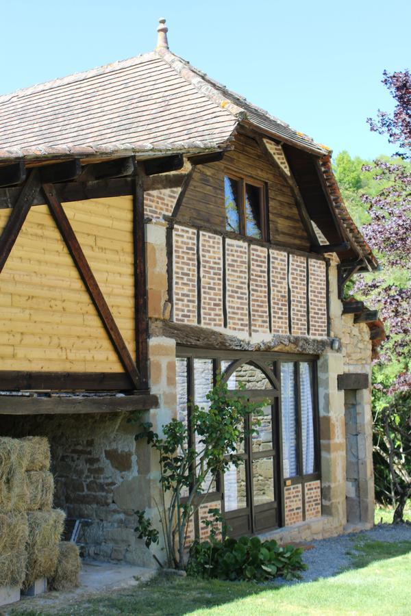 A La Croisee Des Vallees Bed & Breakfast Figeac Exterior photo