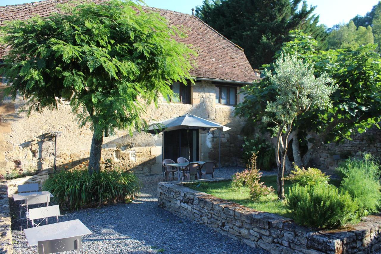 A La Croisee Des Vallees Bed & Breakfast Figeac Exterior photo